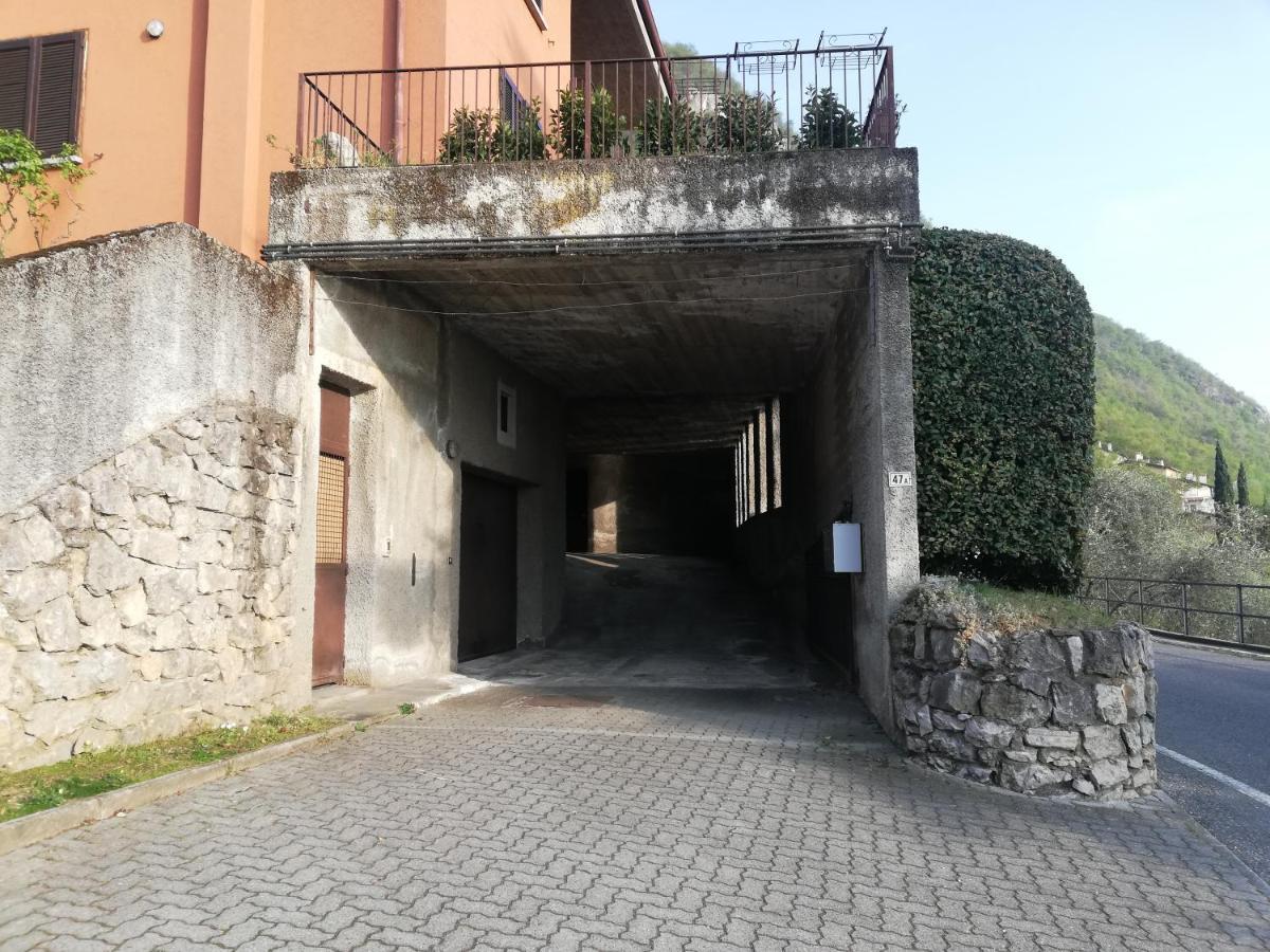 Dream Lake Panorama, Garage In The Center Of Varenna Exterior foto