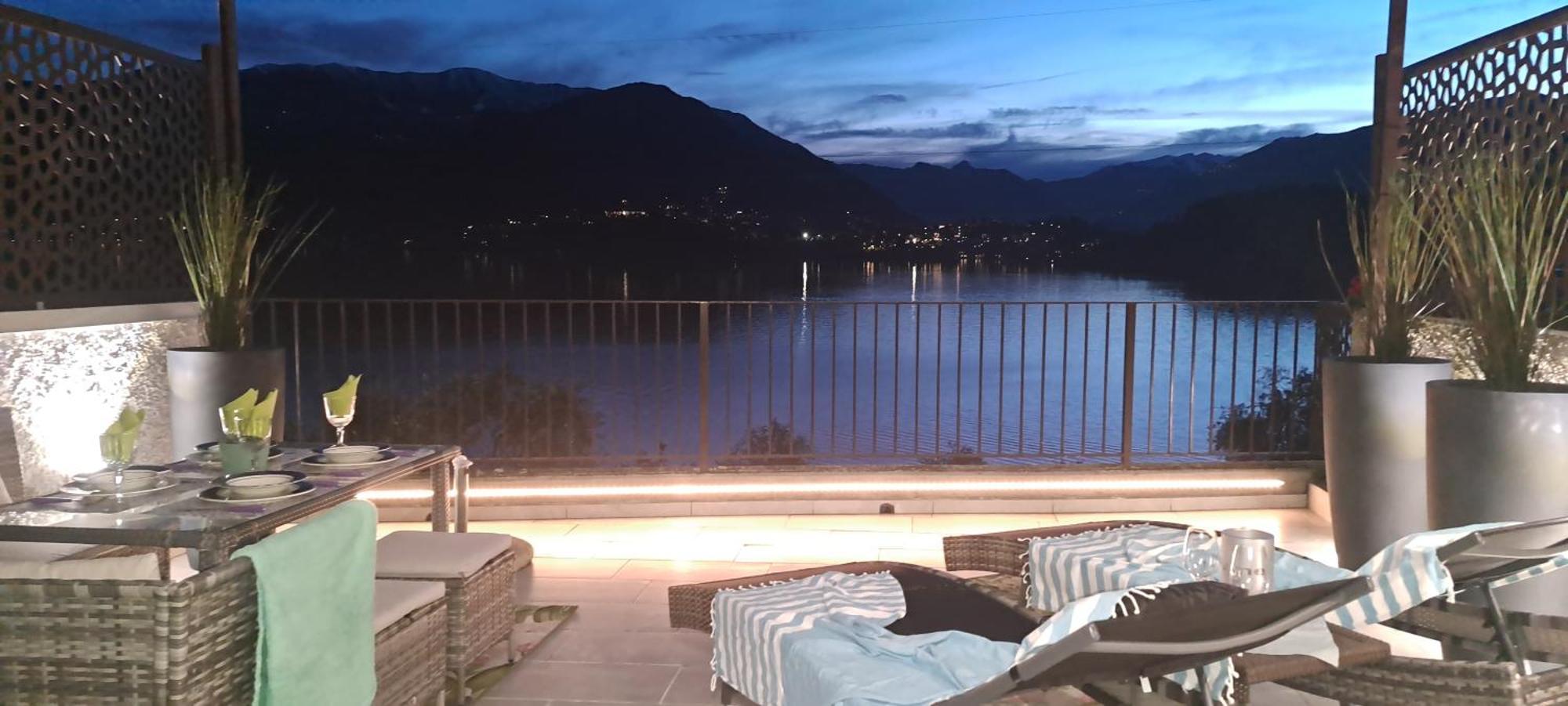 Dream Lake Panorama, Garage In The Center Of Varenna Exterior foto