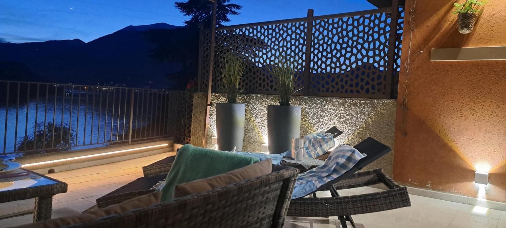 Dream Lake Panorama, Garage In The Center Of Varenna Exterior foto